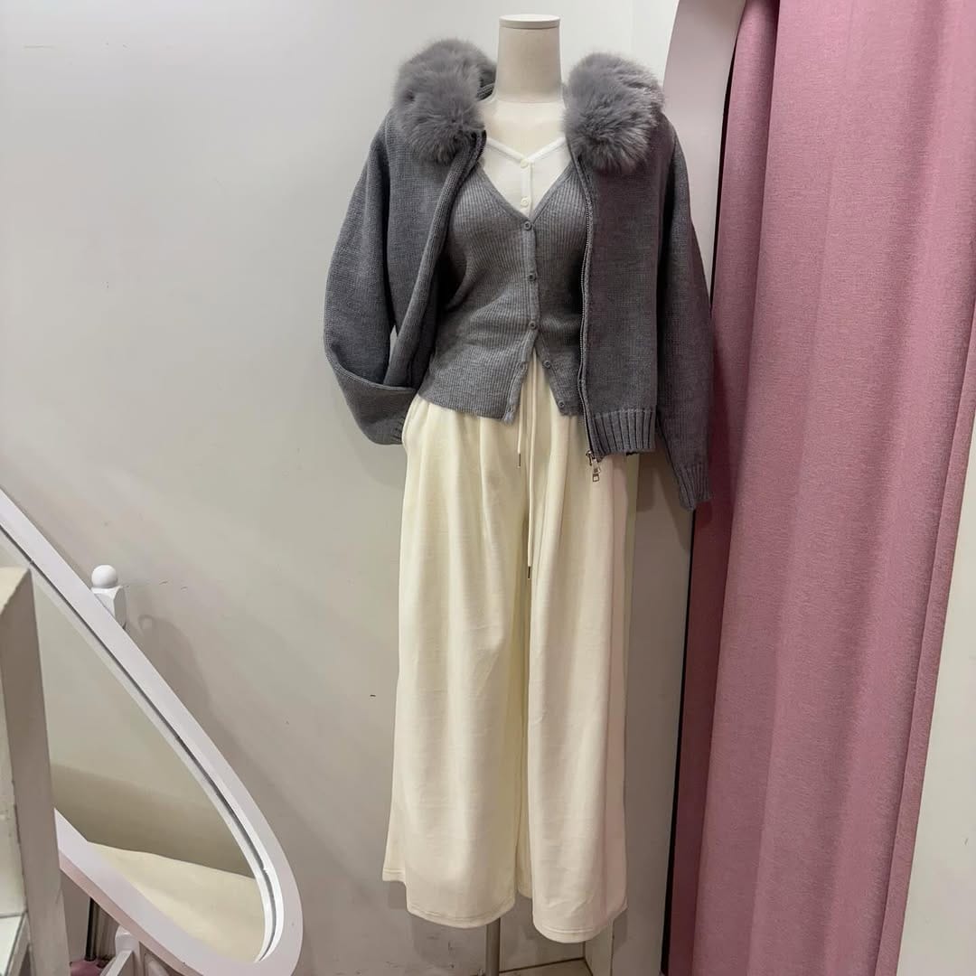Post 6 by 라이크살롱🫧🎀 on Instagram (carousel)