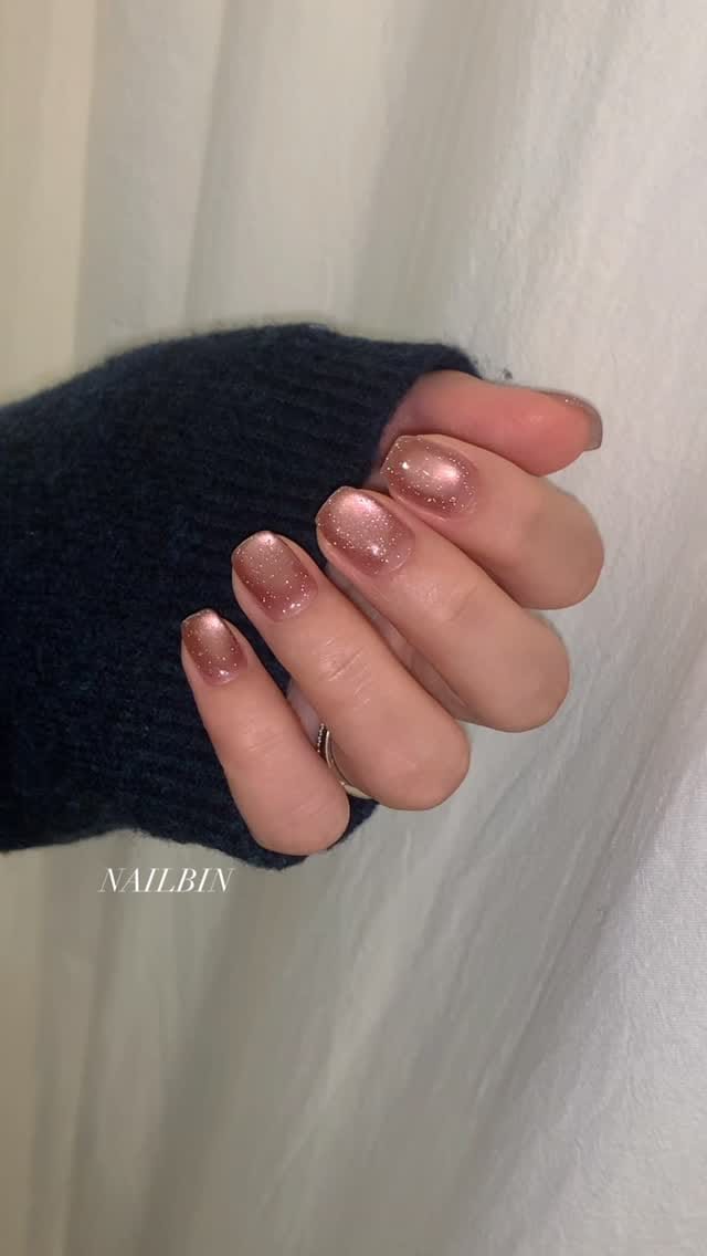 Post 4 by 네일빈 𝑁𝑎𝑖𝑙 𝐵𝑖𝑛: 웨딩네일, 시럽네일, 자석네일 전문 on Instagram (video)