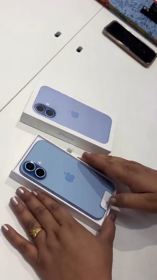 Post 10 by iDestiny - Apple Premium Partner on Instagram (video)