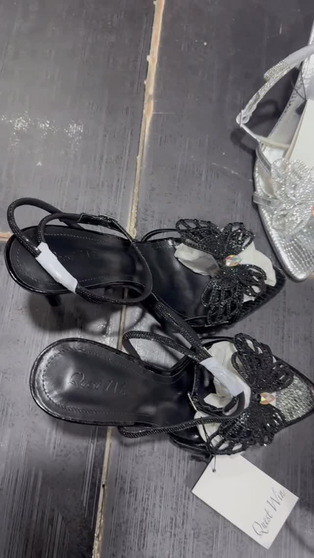Post 7 by Shoeshrine👛👠 on Instagram (video)