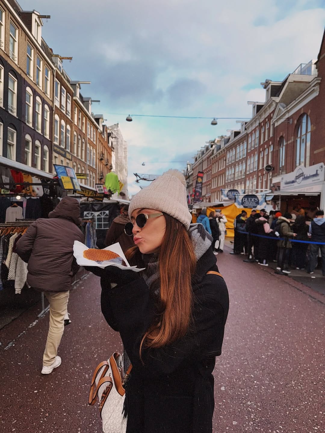 Post 2 by ✨ 𝐂 𝐀 𝐓 𝐀 𝐑 𝐈 𝐍 𝐀  ✨ on Instagram (carousel)