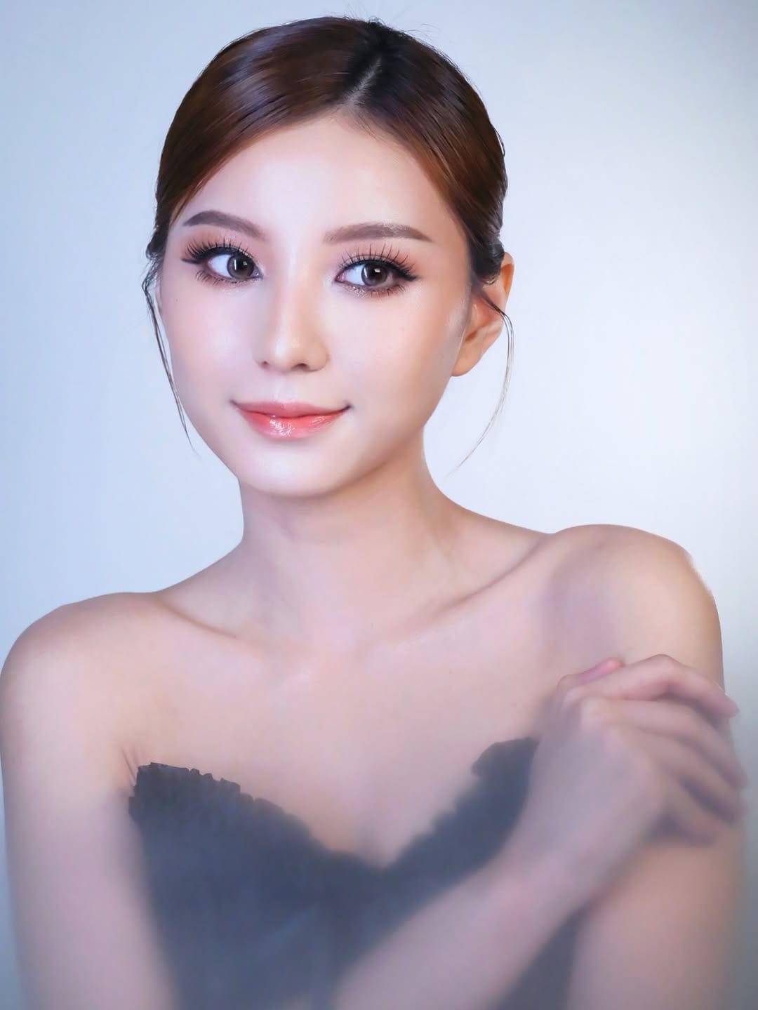 Post 6 by Sekolahmakeupindonesia on Instagram (carousel)