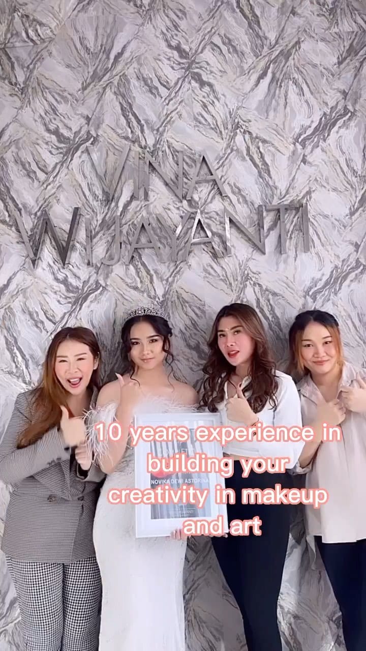 Post 8 by Sekolahmakeupindonesia on Instagram (video)