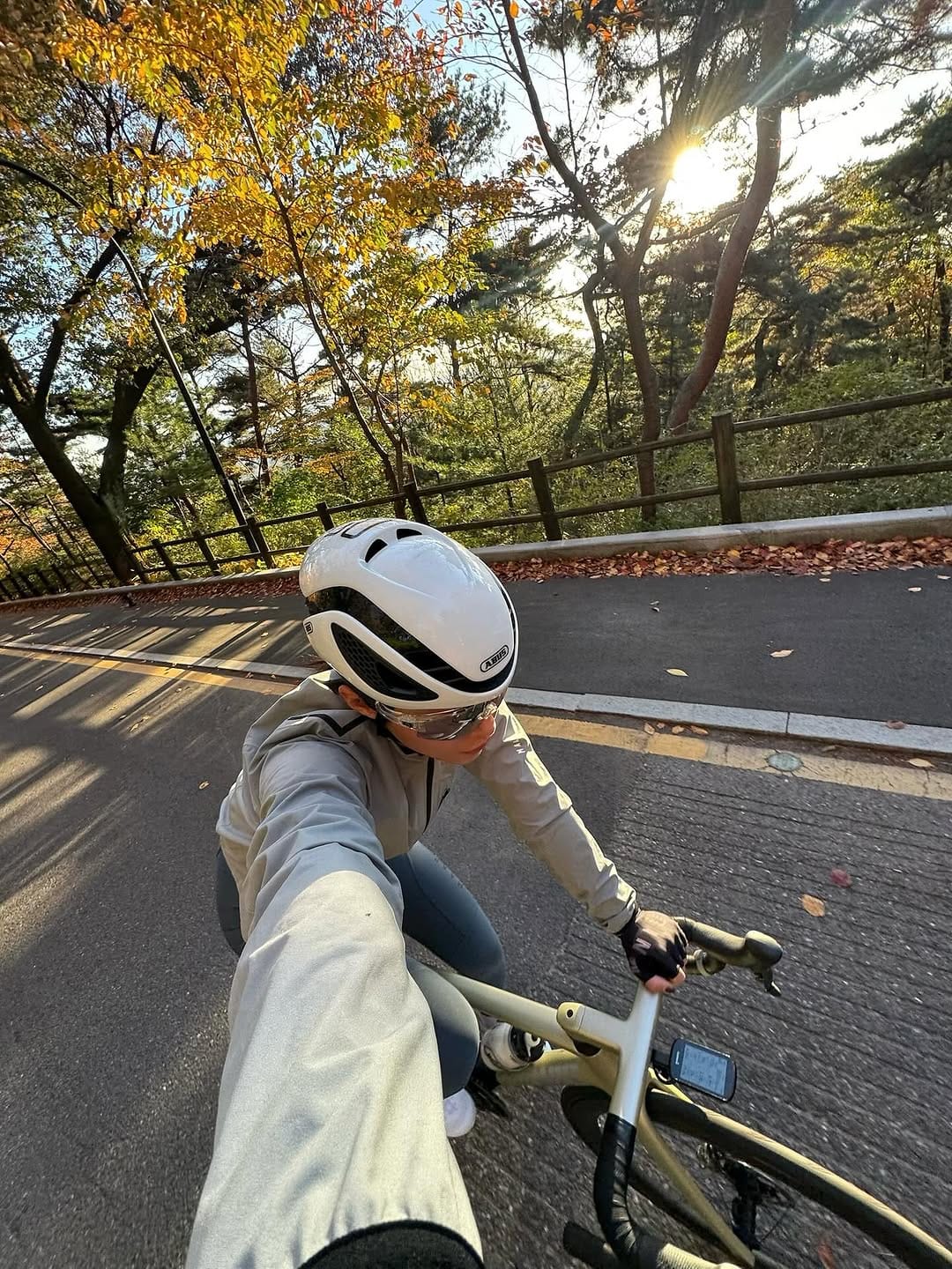 Post 6 by Mina Yoo on Instagram (carousel)