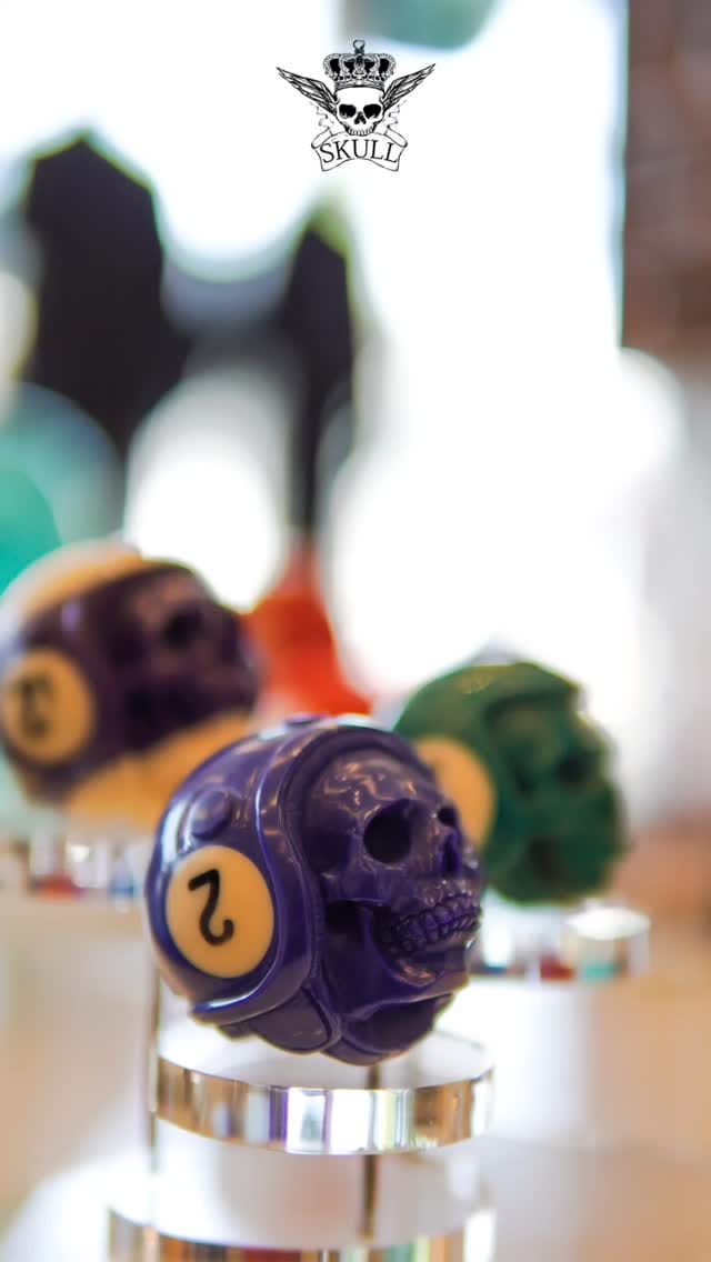 Post 5 by SKULL BALI 💀 Hand carved skulls, fashion, homeware. on Instagram (video)