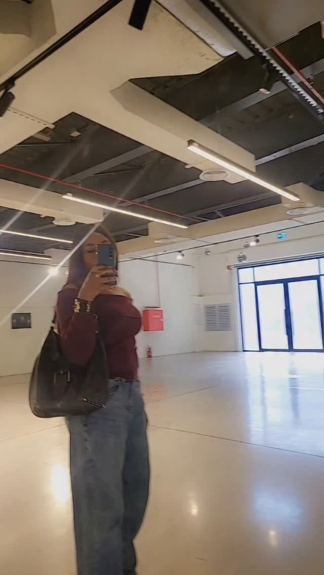 Post 4 by Sandra Bea on Instagram (video)