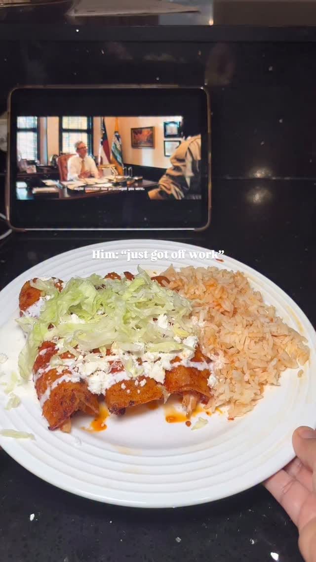 Post 2 by Perla Santana on Instagram (video)