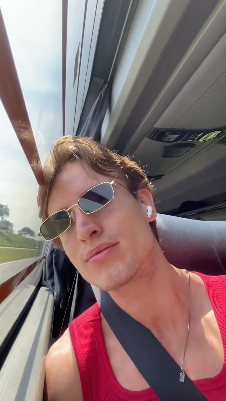 Post 10 by Douglas Santtos on Instagram (video)