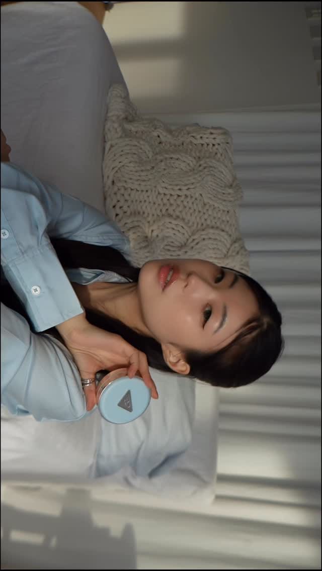 Post 8 by Hola Abril on Instagram (video)