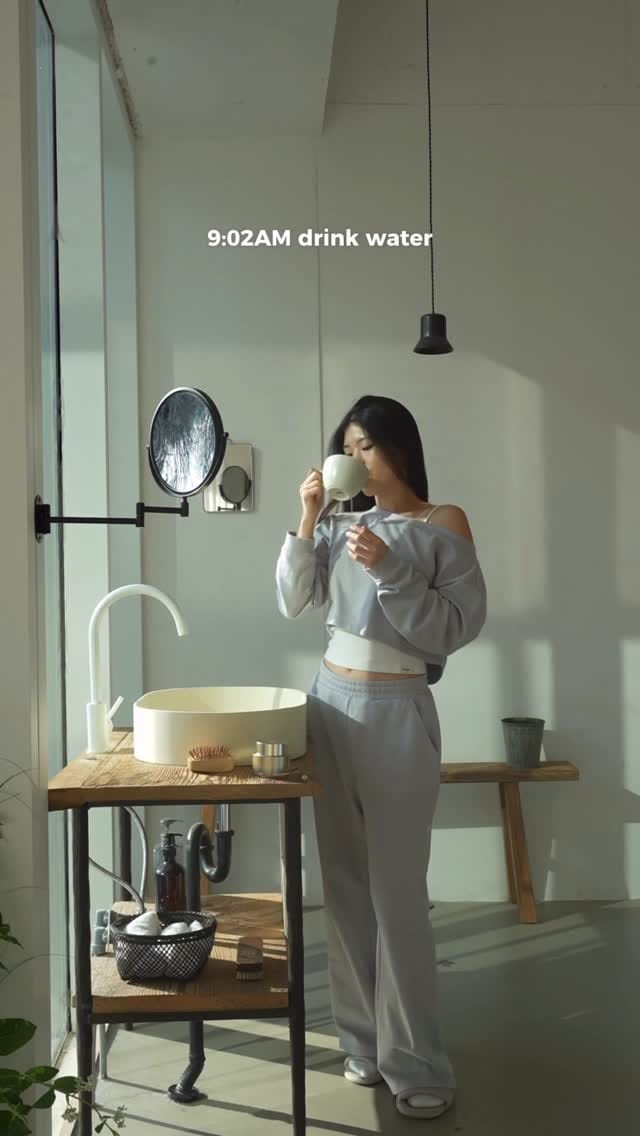 Post 4 by Hola Abril on Instagram (video)