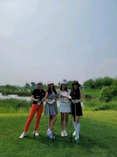 Post 1 by 미용컨설팅 반영구화장 왁싱 전문교육 / S뷰티아카데미 on Instagram (video)