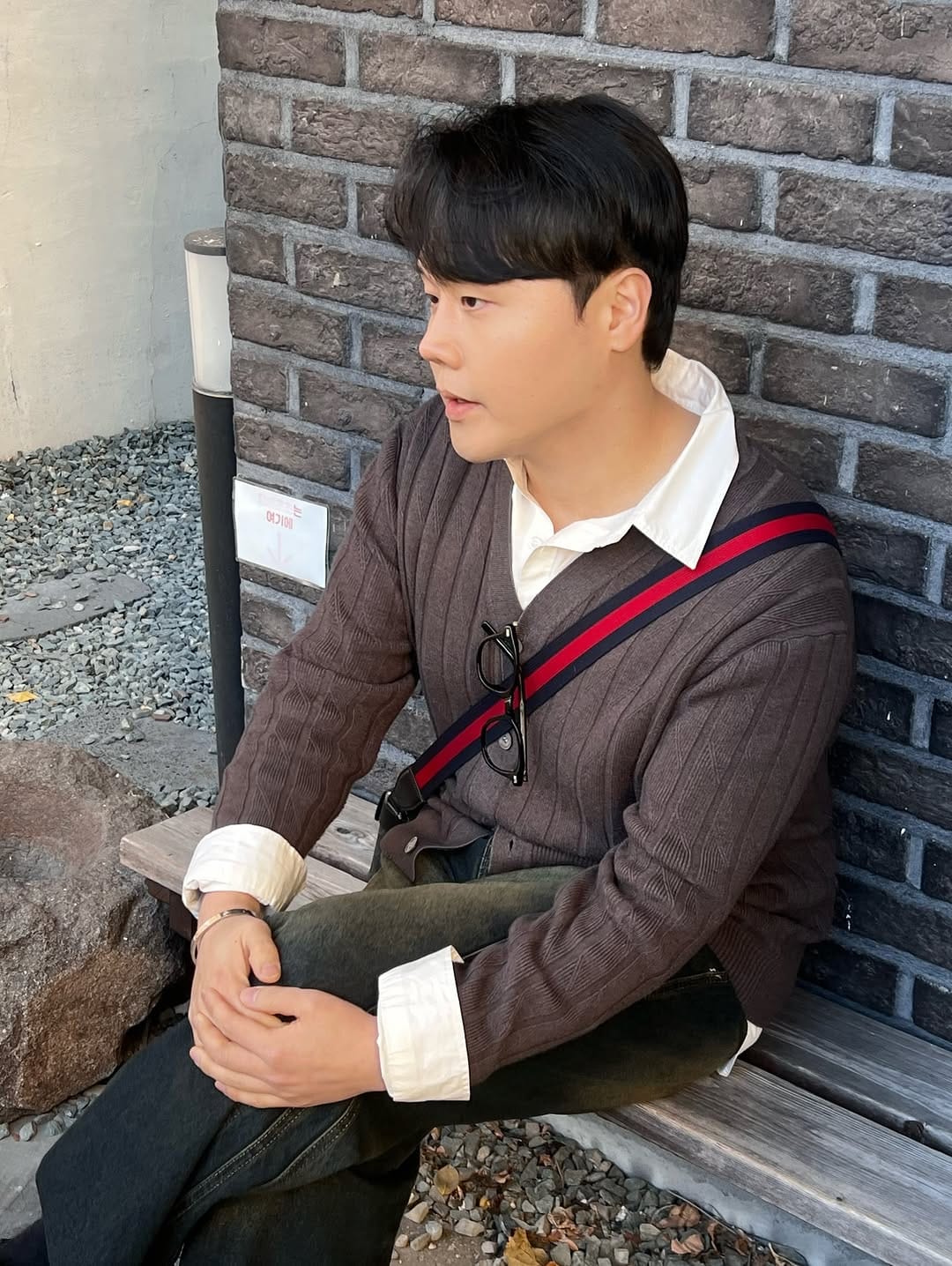 Post 1 by 서산미용실 바운스헤어 민형쌤 [시스루펌,리프펌,애즈펌] on Instagram (carousel)
