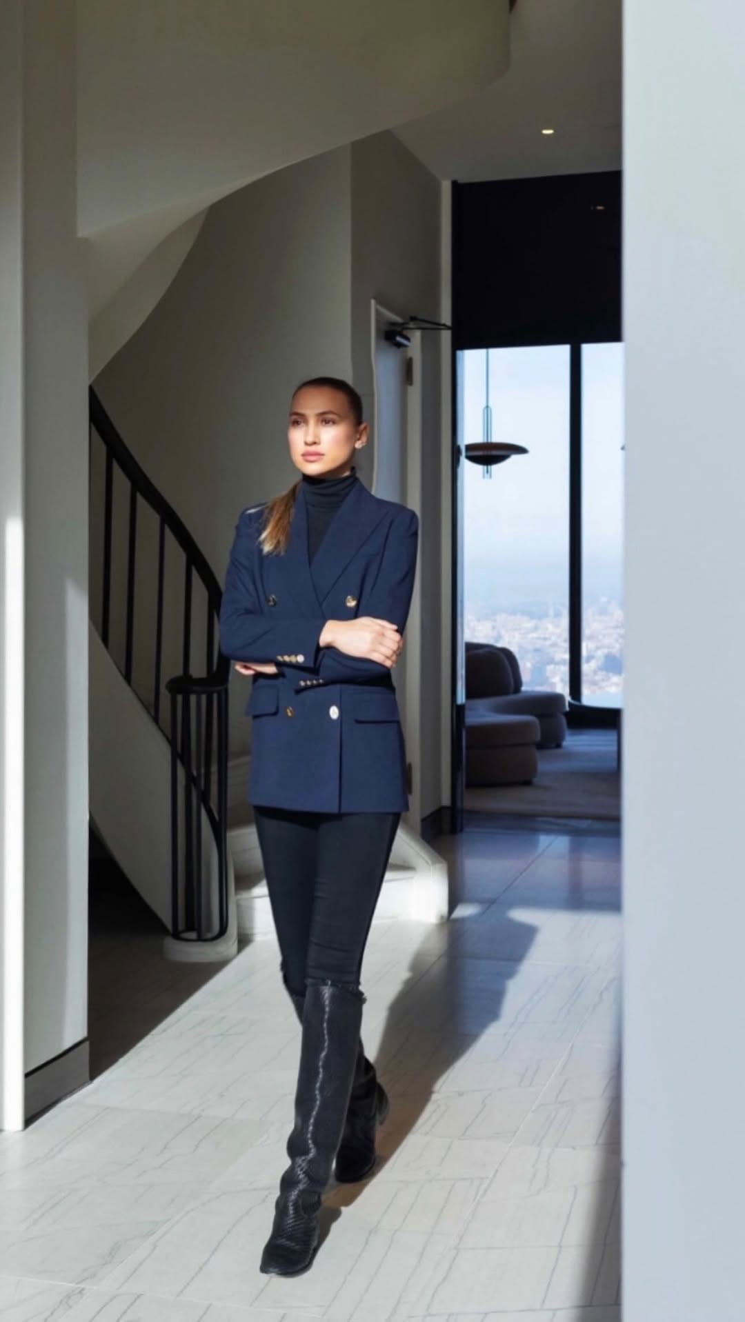 Post 4 by Liana Khasanova on Instagram (video)