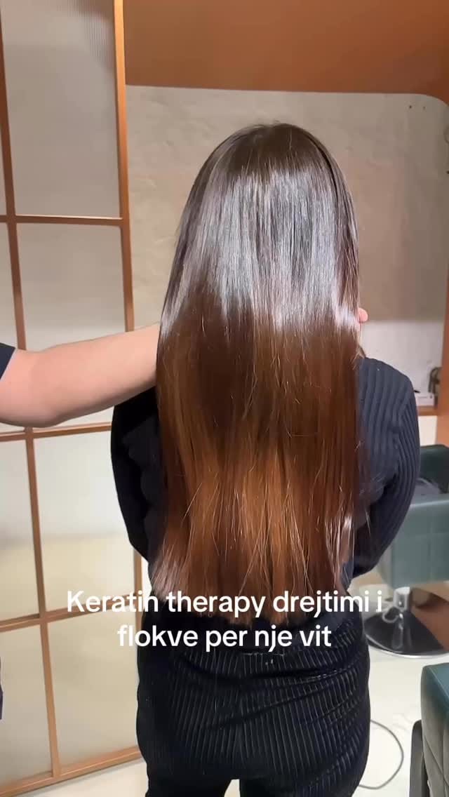 Post 1 by Gold Studio 💄 on Instagram (video)