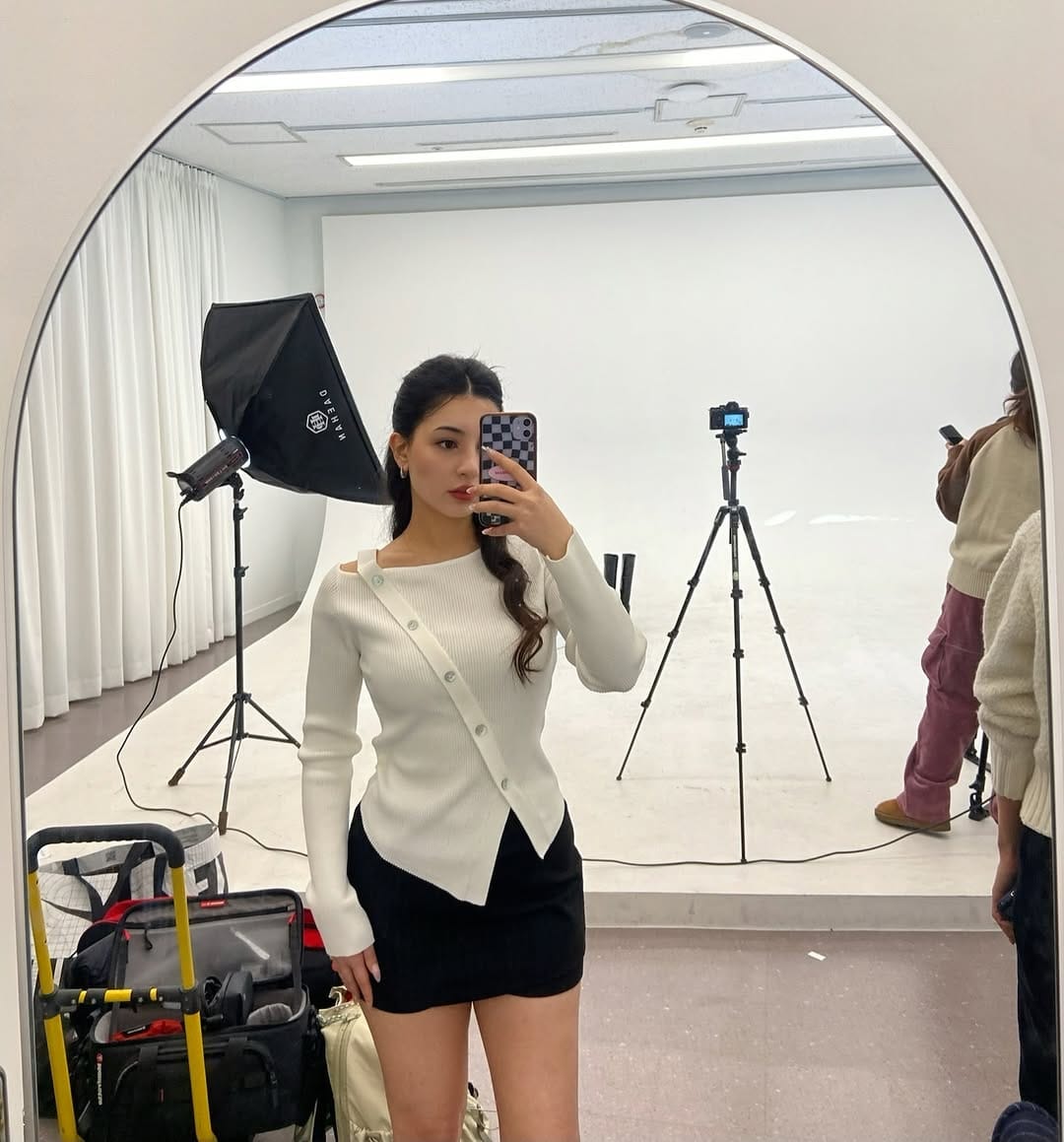 Post 5 by Büşra Köse (부스라) on Instagram (carousel)