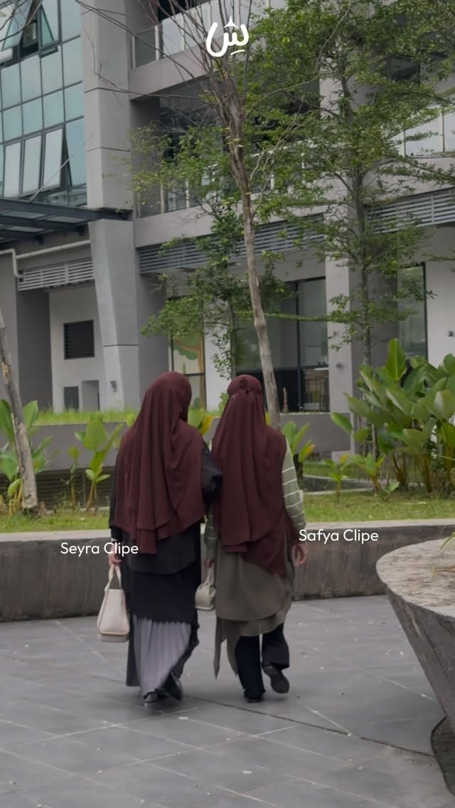 Post 3 by Khimar Modest on Instagram (video)