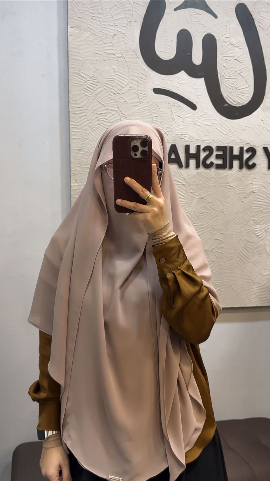 Post 6 by Khimar Modest on Instagram (video)