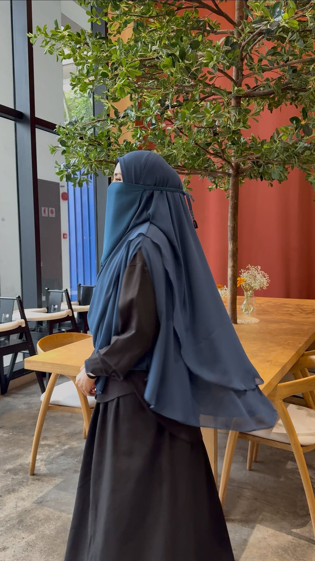 Post 4 by Khimar Modest on Instagram (video)