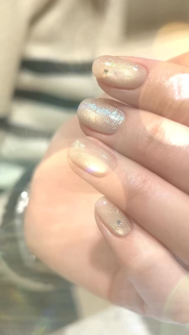 Post 8 by 네일희 강남구청네일 (본계정) on Instagram (video)