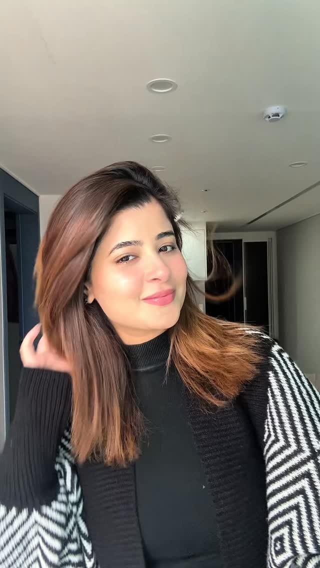 Post 2 by Faiza 파이자 on Instagram (video)