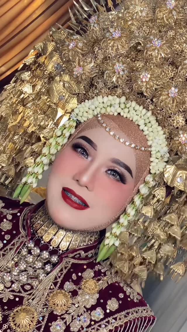 Post 3 by Syahrina on Instagram (video)