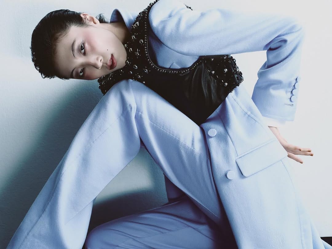 Post 5 by FASSION Magazine on Instagram (image)