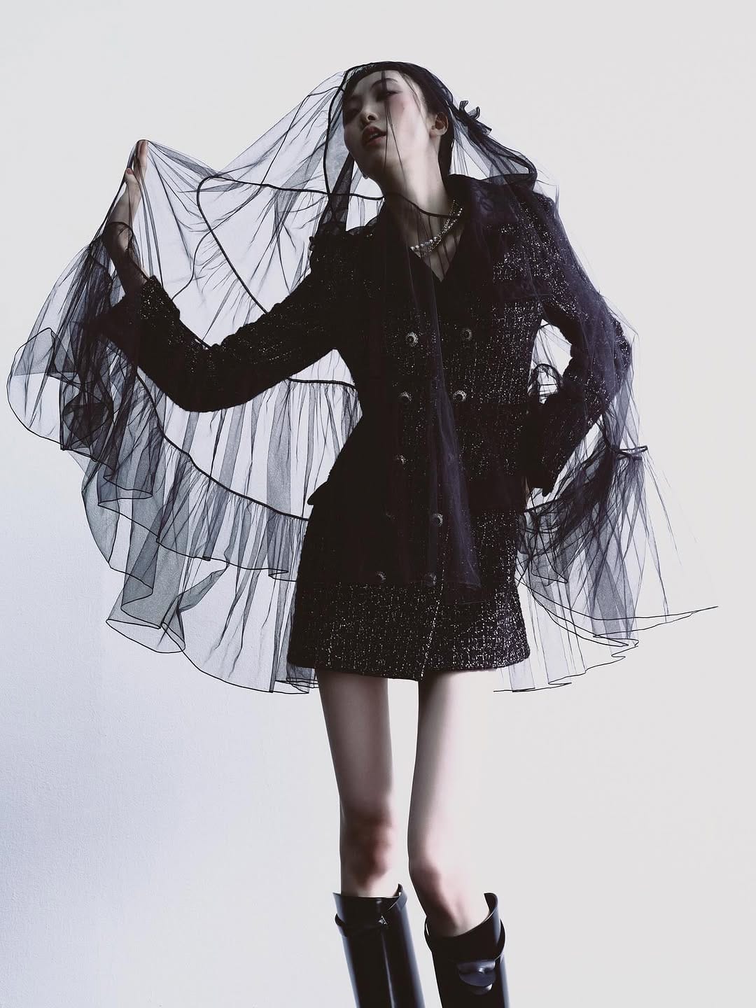 Post 4 by FASSION Magazine on Instagram (image)