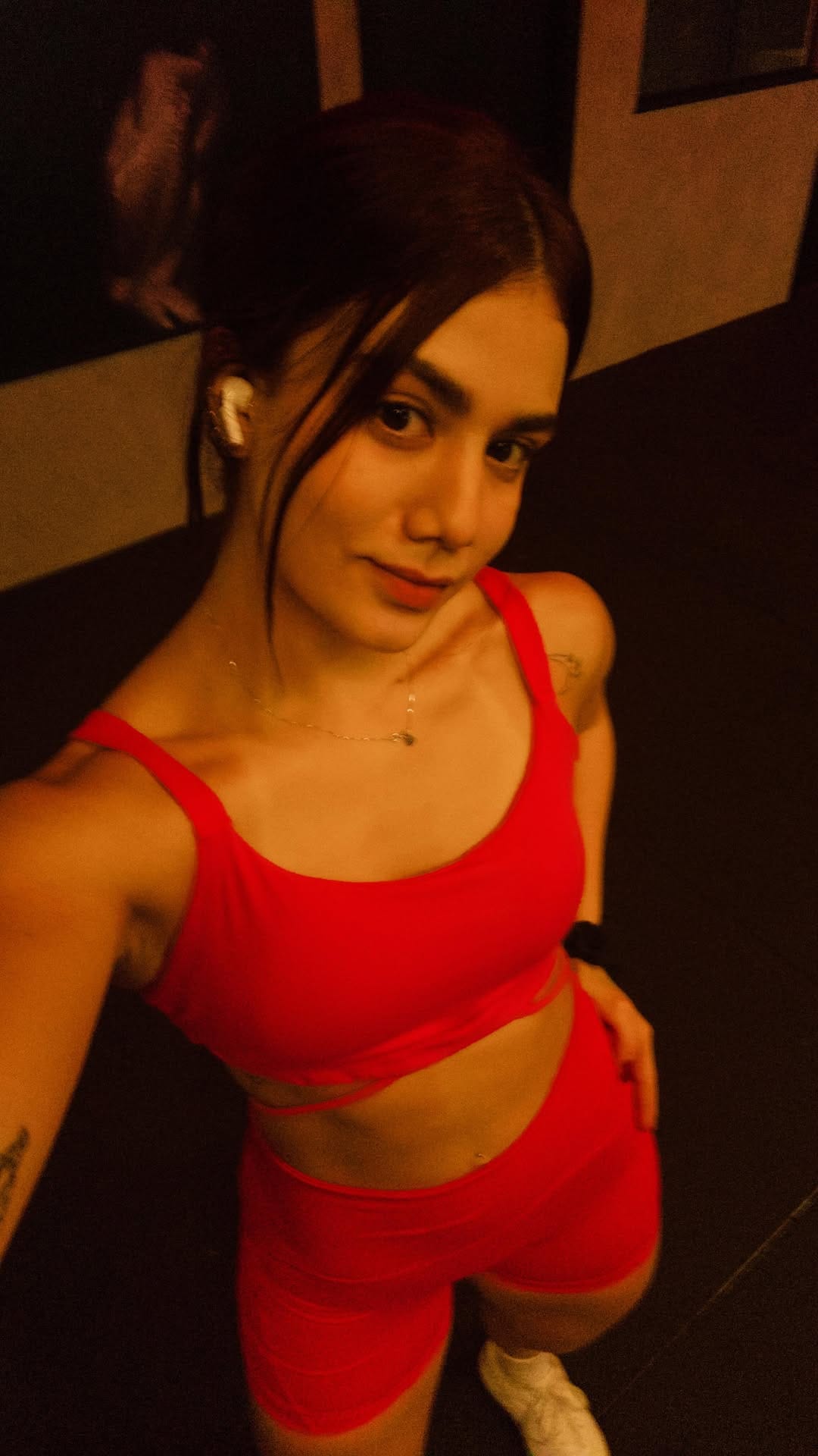 Post 2 by Maria Eduarda Sandes on Instagram (video)