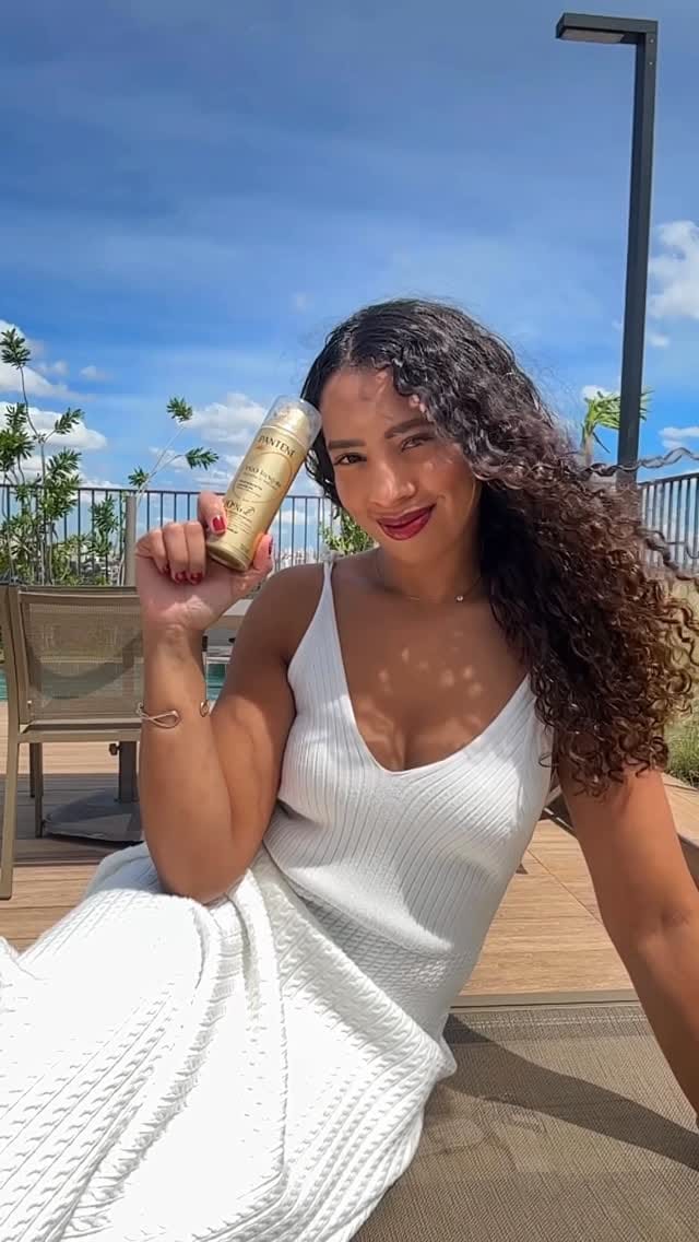 Post 1 by CÉLIA on Instagram (video)