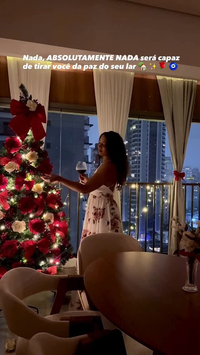 Post 2 by CÉLIA on Instagram (video)
