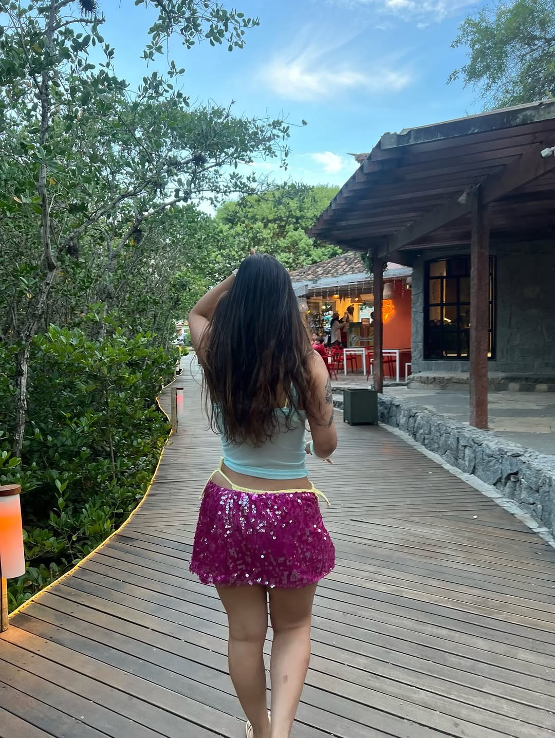 Post 1 by Karol Santana on Instagram (carousel)