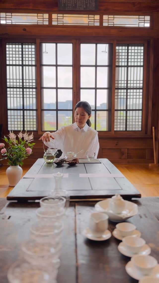 Post 10 by 메종드실크 다옥 on Instagram (video)