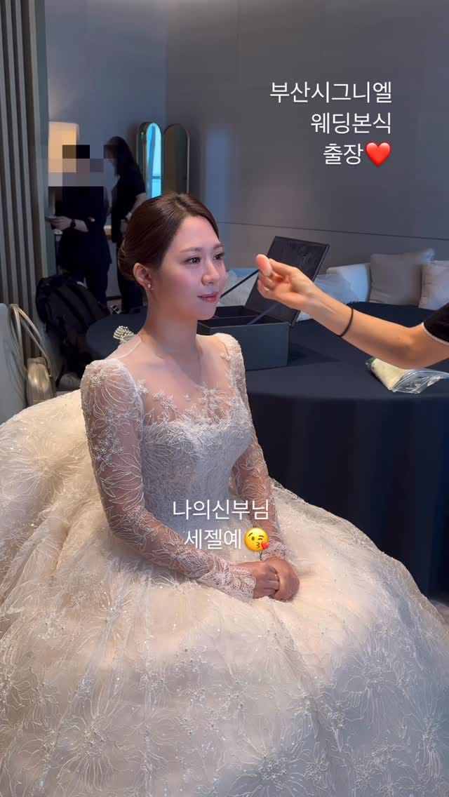 Post 8 by 주민경 on Instagram (video)