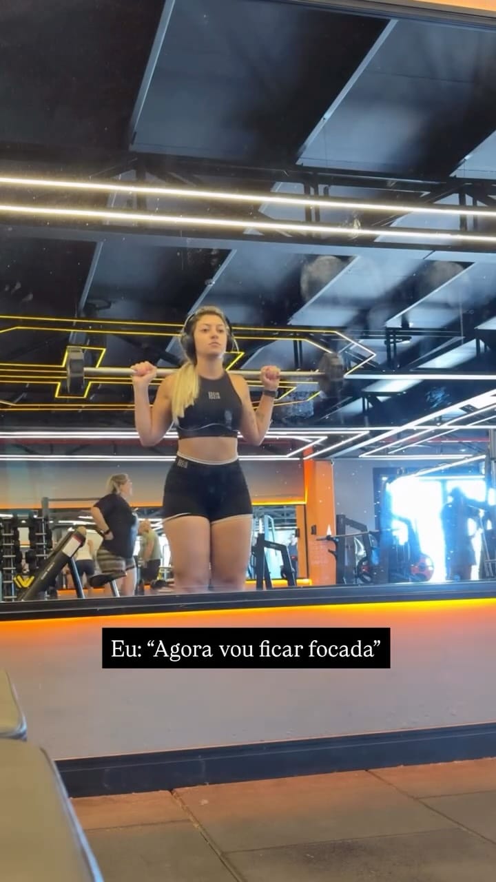 Post 9 by Priscila on Instagram (video)