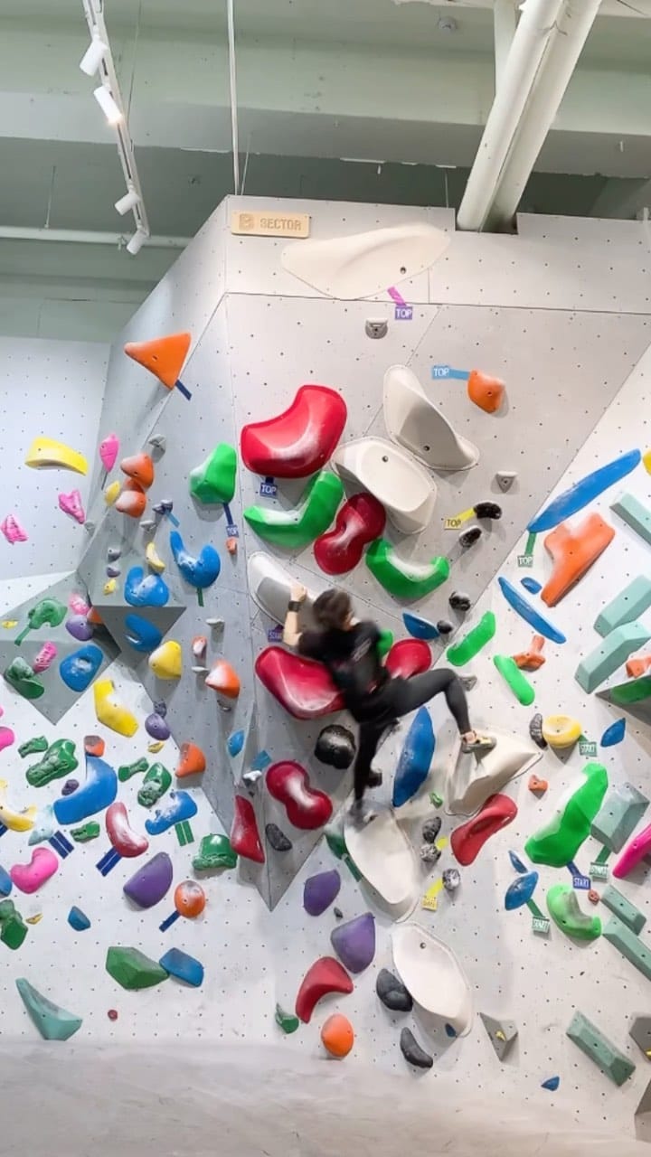 Post 2 by GGAMI ☻ on Instagram (video)
