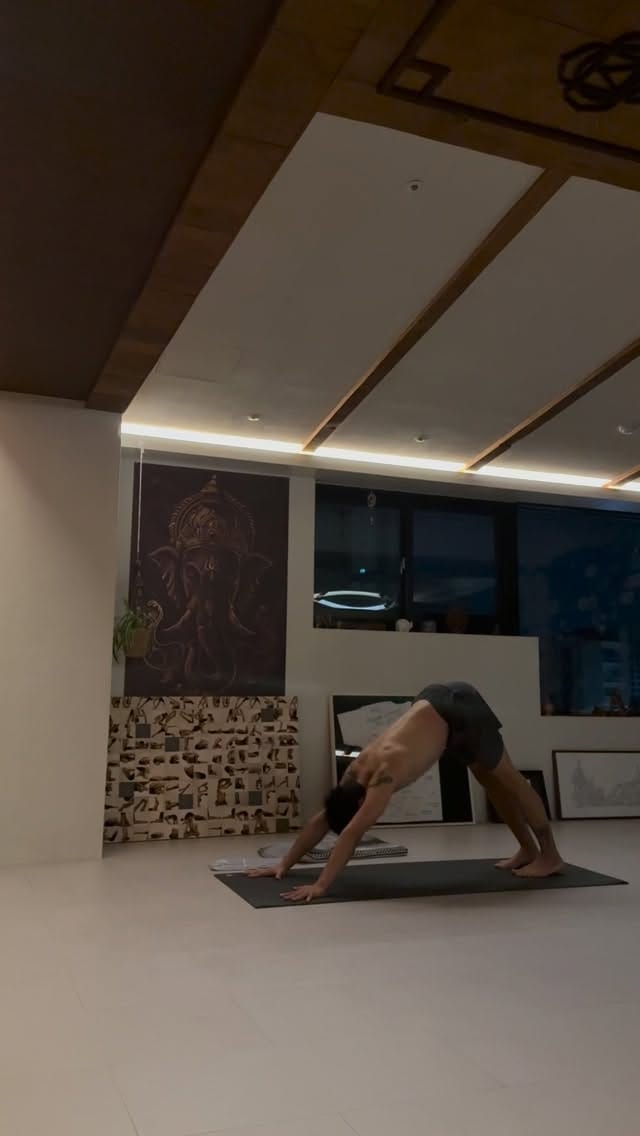 Post 3 by 김경석 Kyungseok Kim (Drishti Yoga) on Instagram (video)