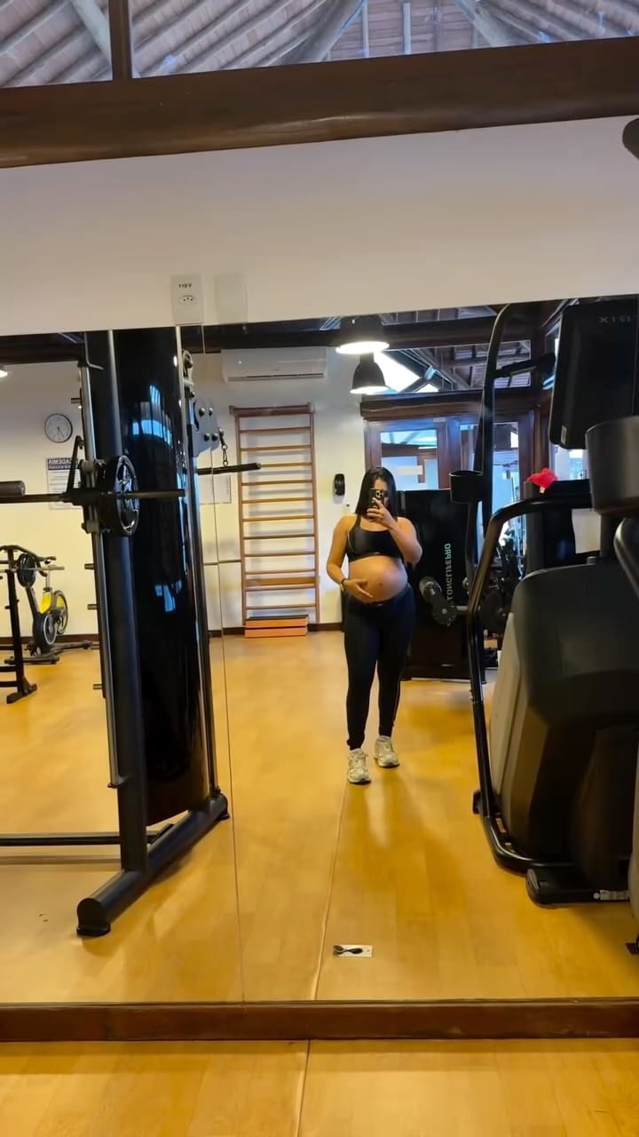 Post 5 by Thainá Alcântara Del Rei on Instagram (video)