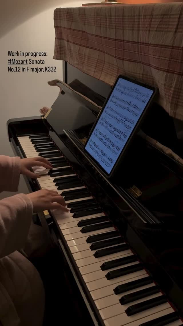 Post 5 by Squeezemytofu on Instagram (video)