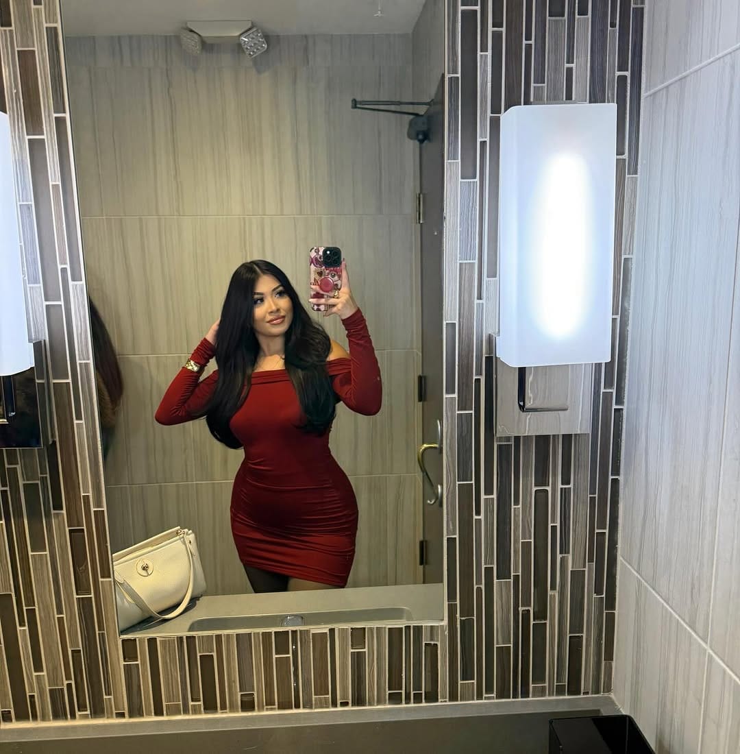Post 3 by 𝐾𝑎𝑠𝑎𝑛𝑑𝑟𝑎 𝐹𝑙𝑜𝑟𝑒𝑠 on Instagram (carousel)