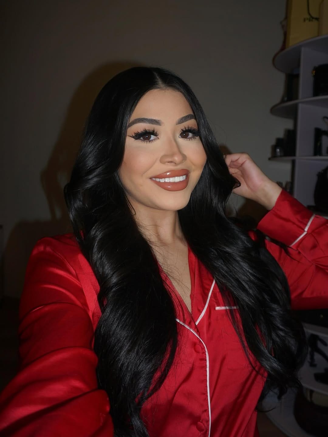 Post 5 by 𝐾𝑎𝑠𝑎𝑛𝑑𝑟𝑎 𝐹𝑙𝑜𝑟𝑒𝑠 on Instagram (carousel)