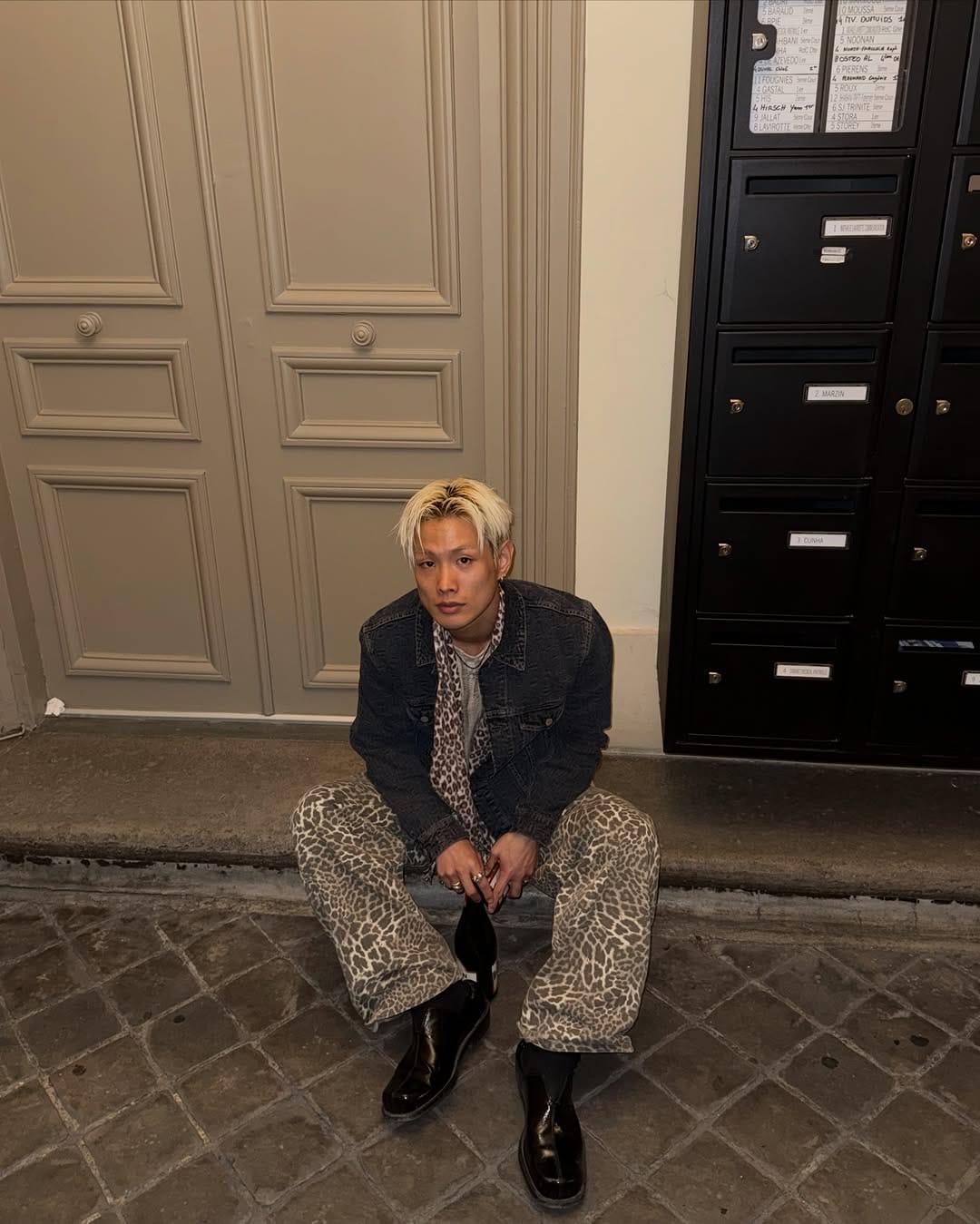 Post 6 by Ducks 조덕스 on Instagram (carousel)