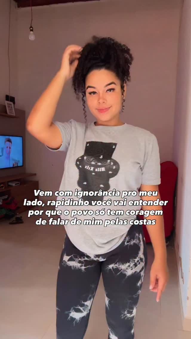 Post 2 by Samara Santos on Instagram (video)