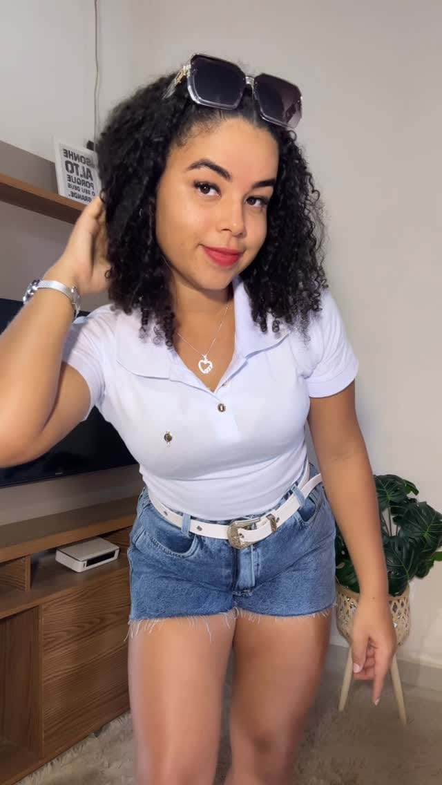 Post 3 by Samara Santos on Instagram (video)