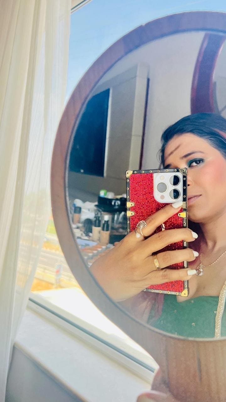 Post 10 by Suchismita-The FashionVictim on Instagram (video)