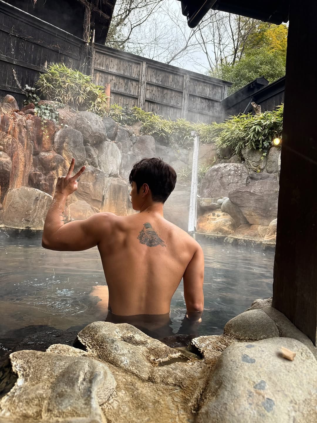 Post 5 by 조 선규 on Instagram (carousel)