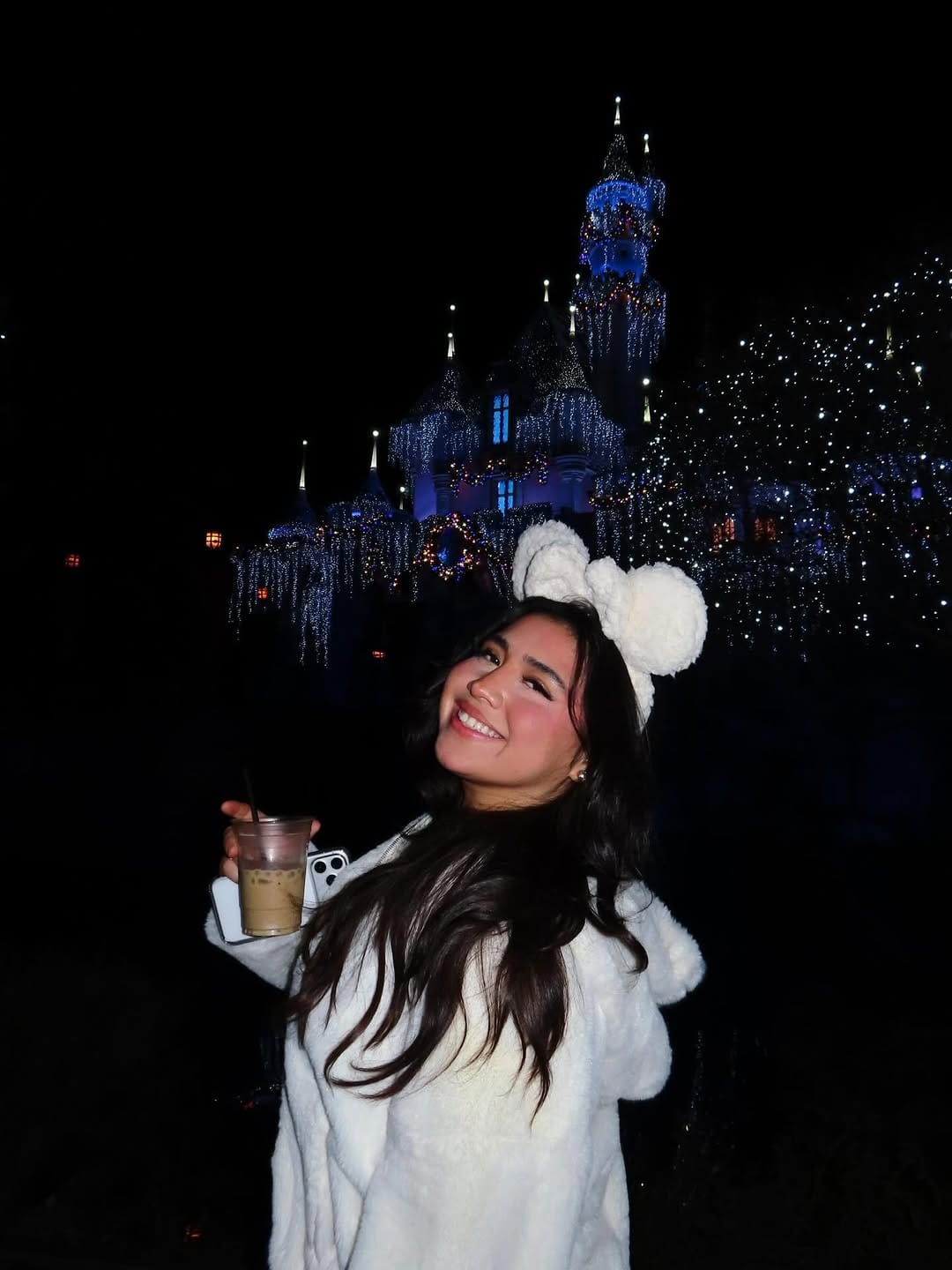 Post 4 by Cas on Instagram (carousel)