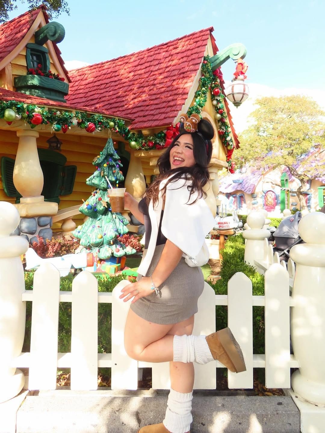 Post 5 by Cas on Instagram (carousel)