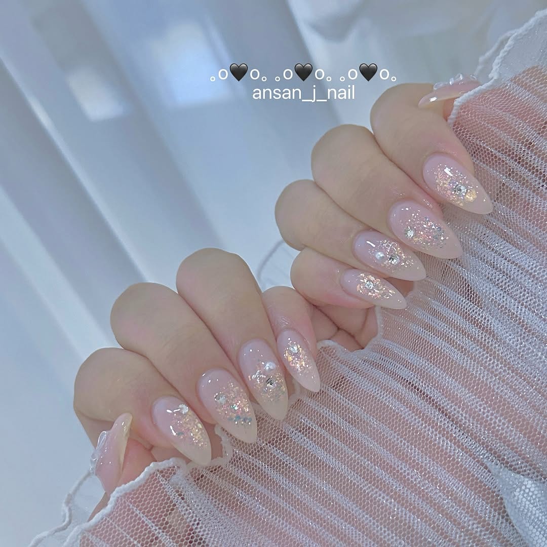 Post 7 by 안산제이네일 원장 이정화 | 미용예술학 전공 | 네일수강 on Instagram (image)