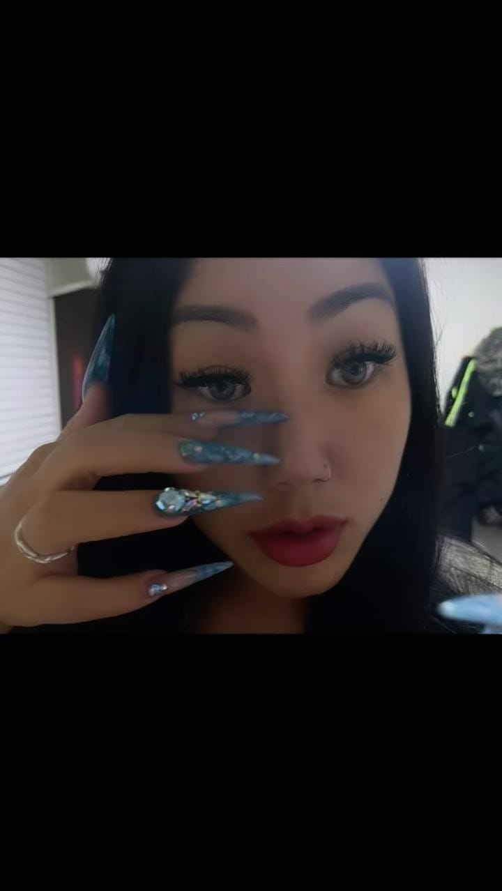 Post 10 by 아크릴연장•네일바이다나•미국네일 / KWON DAEUN on Instagram (video)