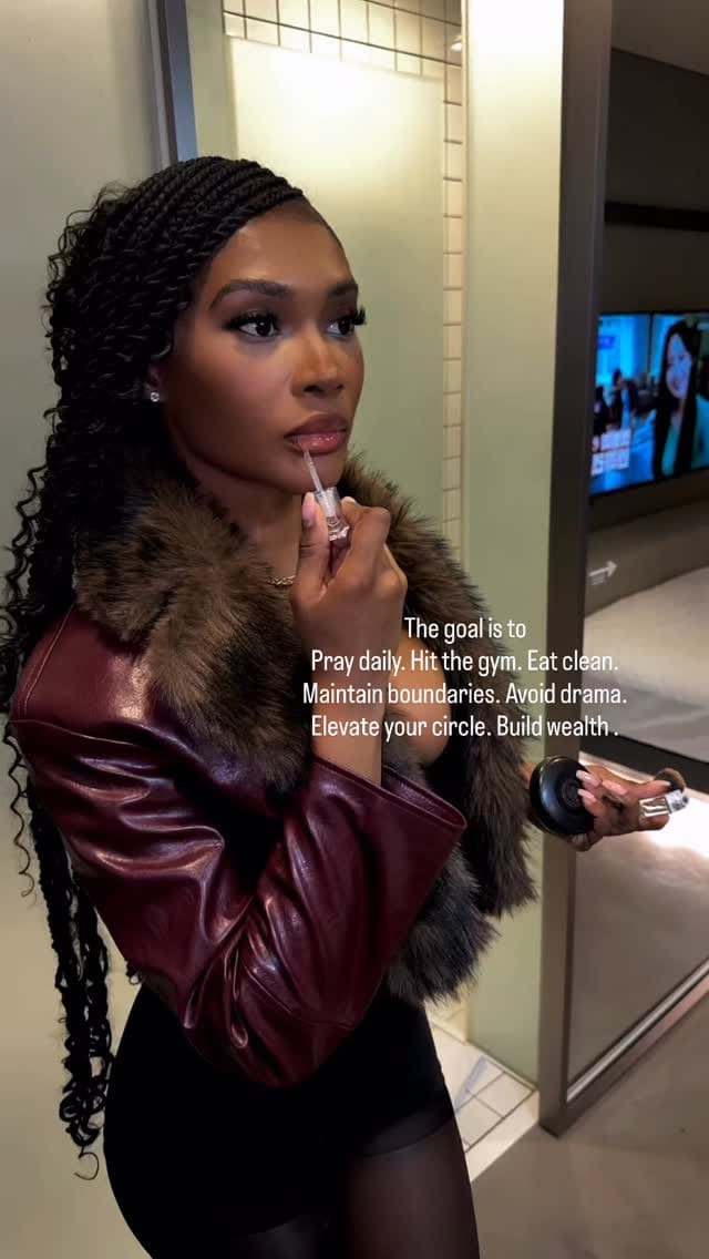 Post 4 by @audreylanoir on Instagram (video)
